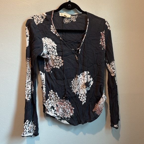 LoveStitch Small Floral Long Sleeve Top - Picture 7 of 8